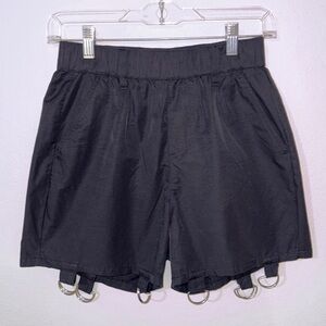 HOT TOPIC- *preowned* black pullon shorts w d-rings at hem SIZE XS